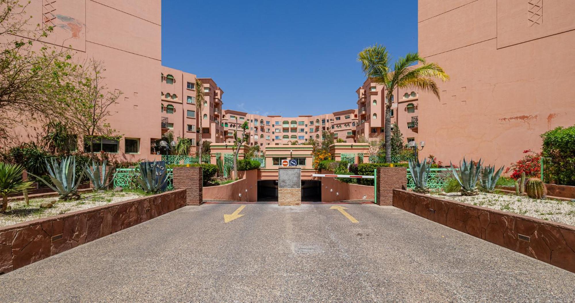 Appartement Charming 2-Bed Oasis Pool View à Marrakesh Extérieur photo